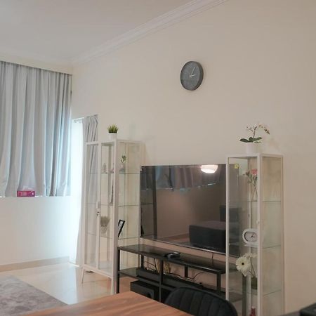 Step Into Serenity - Discover Modern Living In 1Br Apartment With Panoramic Views In Dubai Marina Near Jbr Walk, Beach And Bla Bla Club Ngoại thất bức ảnh