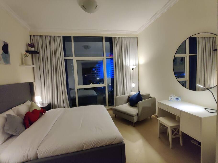 Step Into Serenity - Discover Modern Living In 1Br Apartment With Panoramic Views In Dubai Marina Near Jbr Walk, Beach And Bla Bla Club Ngoại thất bức ảnh