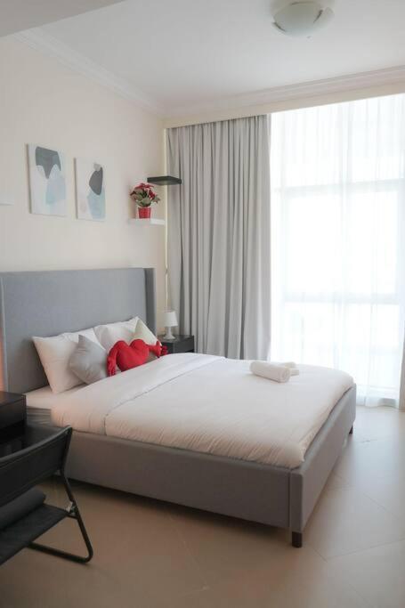 Step Into Serenity - Discover Modern Living In 1Br Apartment With Panoramic Views In Dubai Marina Near Jbr Walk, Beach And Bla Bla Club Ngoại thất bức ảnh