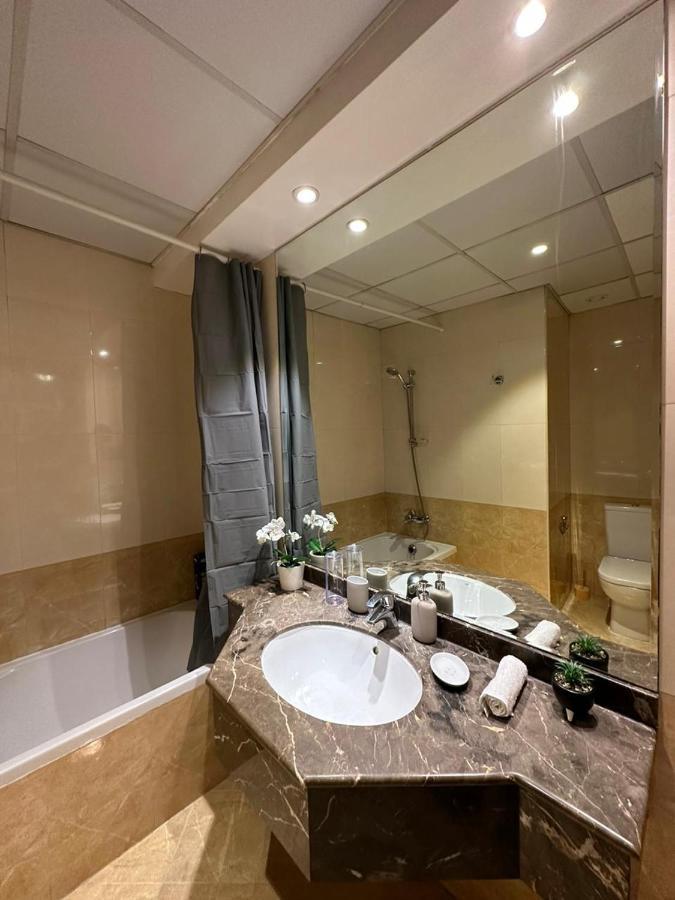 Step Into Serenity - Discover Modern Living In 1Br Apartment With Panoramic Views In Dubai Marina Near Jbr Walk, Beach And Bla Bla Club Ngoại thất bức ảnh
