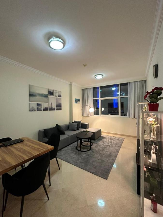 Step Into Serenity - Discover Modern Living In 1Br Apartment With Panoramic Views In Dubai Marina Near Jbr Walk, Beach And Bla Bla Club Ngoại thất bức ảnh